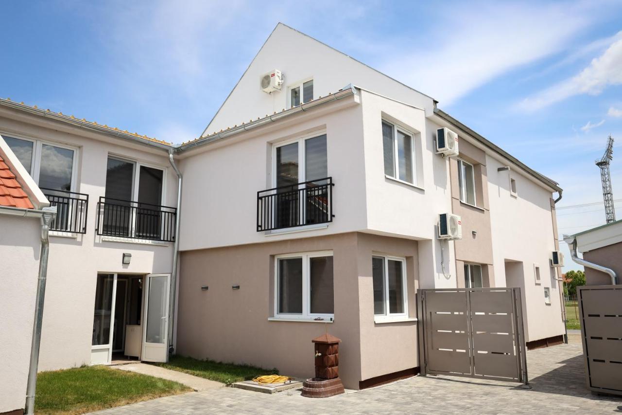Domacin Komsijska Gostiona Zrenjanin Exterior foto