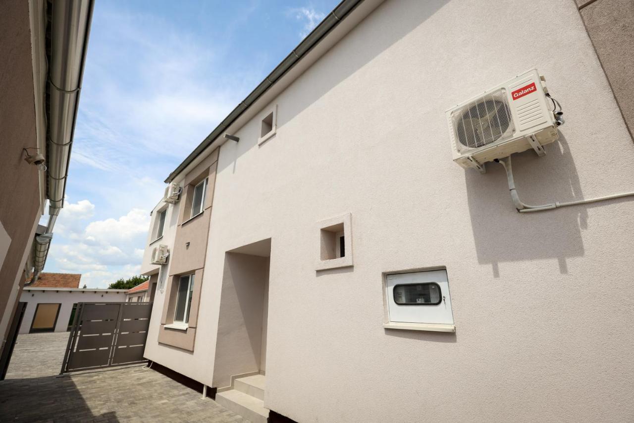 Domacin Komsijska Gostiona Zrenjanin Exterior foto